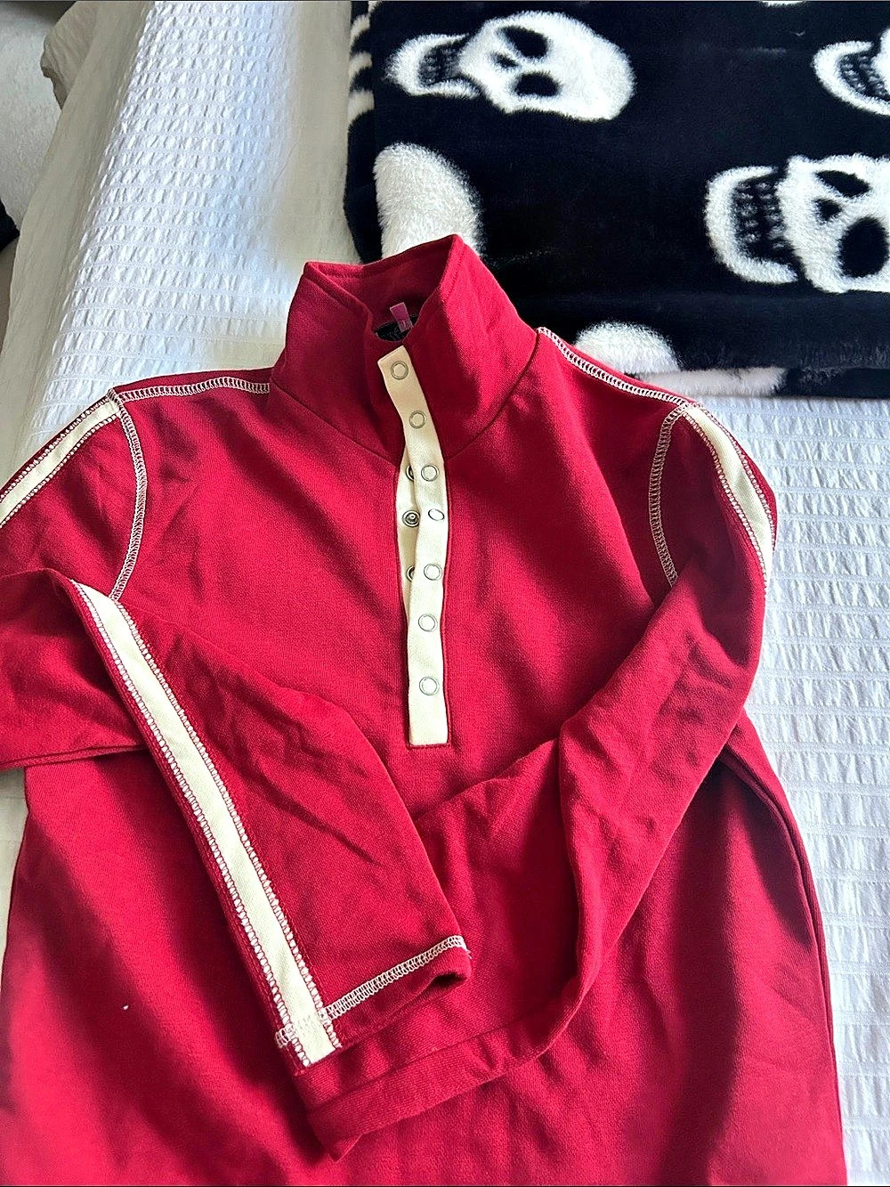 edikted Gio Contrast Stitch Crop Sweatshirt Red & White Size Small